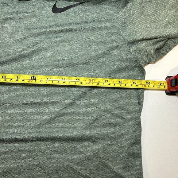 Nike Dri-Fit Men's Size Medium Forest GREEN Short Sleeve Athletic Shirt T-Shirt - Picture 6 of 7